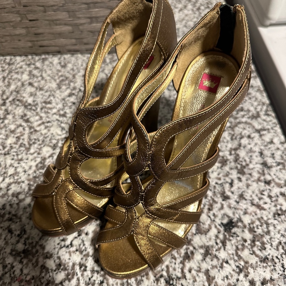 Elaine Turner heels